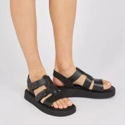 Pataugas ATARI/N F2I NOIR -Pataugas French Boutique SANDALE FEMME ATARI N F2I NOIR 628447 850 Porte dbe42562 dc24 4319 b49a 6d0c440c7566